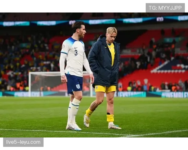 奇尔韦尔攻防兼备状态回暖，边路表现引热议