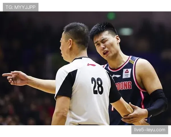 佩德里长传建功，助球队关键战告捷