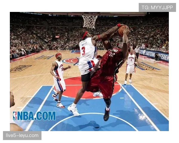 特奥防守能力显著提升,助力球队表现稳步上扬引关注 特奥防守能力显著提升,助力球队表现稳步上扬引关注