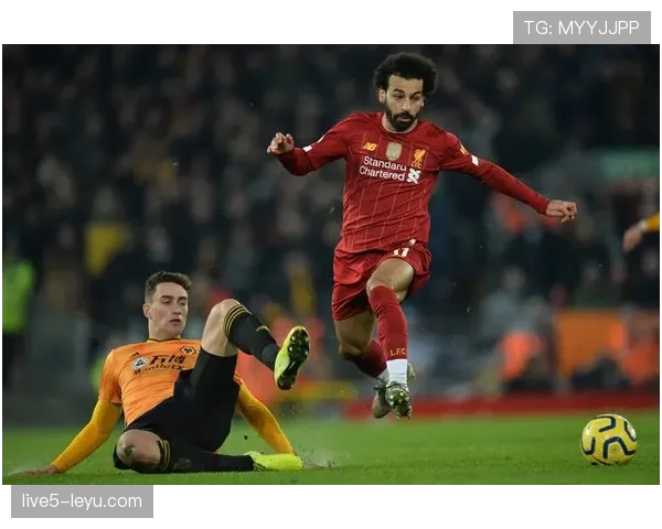 利物浦边路进攻火力全开,战术革新助力状态强势回暖 利物浦边路进攻火力全开,战术革新助力状态强势回暖