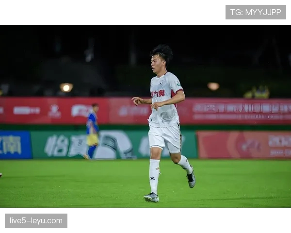 西甲新赛季揭幕:豪门激战在即,新星闪耀赛场 西甲新赛季揭幕:豪门激战在即,新星闪耀赛场