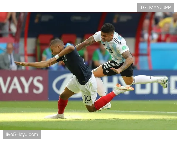 点球判罚规则拆解:哪些犯规才算触发点球条件?