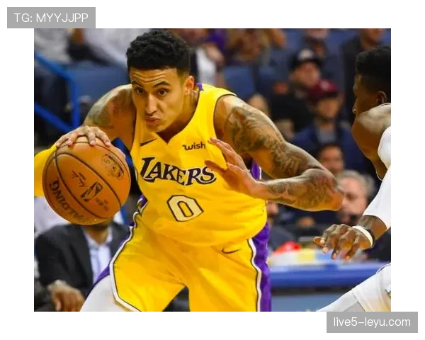 无球跑位成型，班恩比上季三分命中率提升