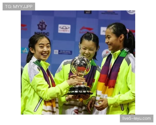 谌龙菜市场被拍，拎着塑料袋的样子把奥运冠军的光环瞬间压平